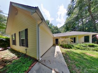 85 Hollow Oak Ct, Newnan, GA 30263