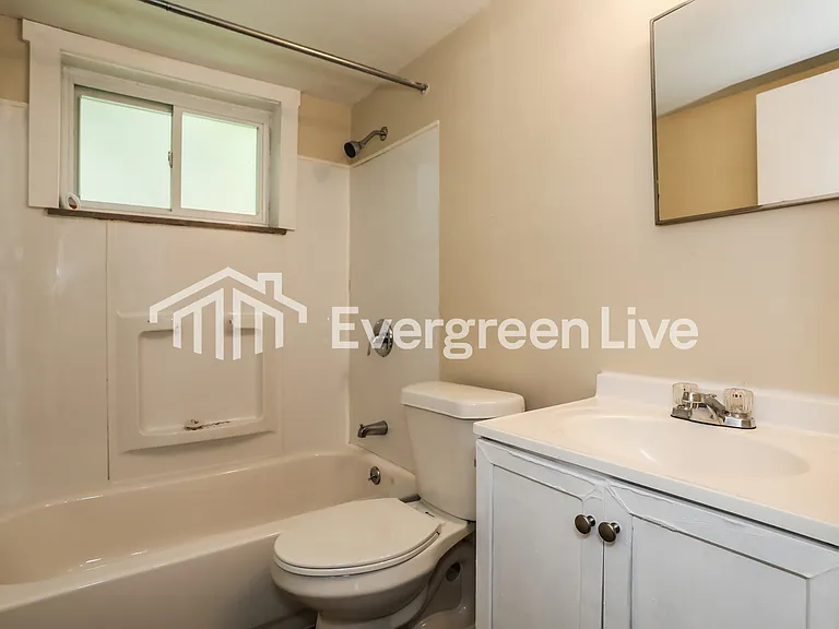 1226 Toluca Ct — Photo 10
