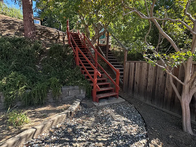 227 Ramona Rd — Photo 39