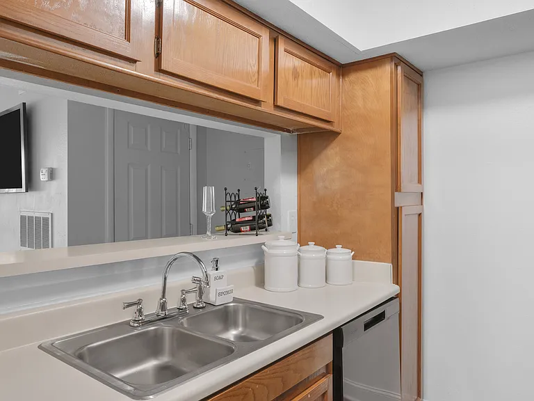 Devonwood Apartment Homes — Photo 19