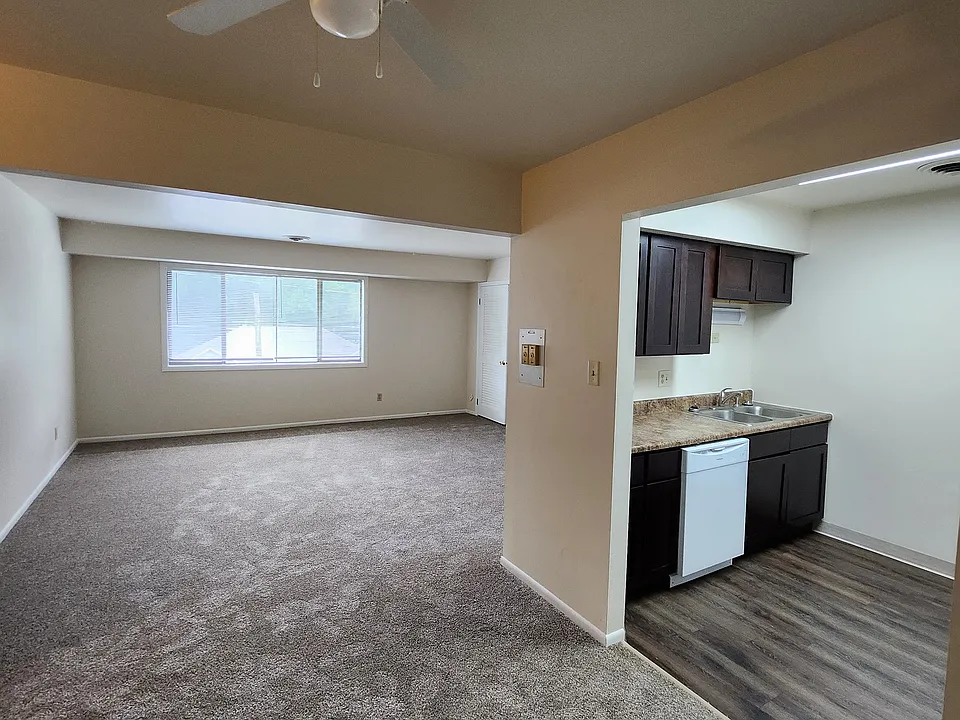 Hampton Park/ Sheffield Village Apartments&Townhomes