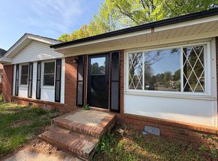 800 Carrington Dr, Charlotte, NC 28214