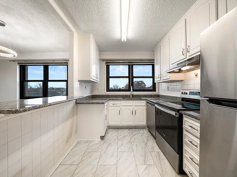 7855 Boulevard E #6L — Photo 4