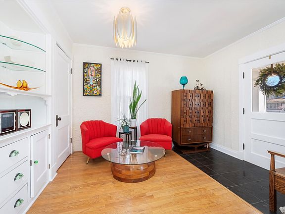 5th image of 114 Ashland Ave