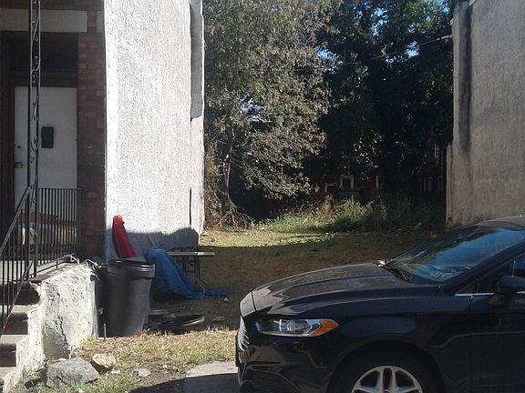 3rd image of 3643 N Camac St