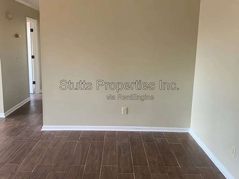 3450 Cloverdale Rd #5 — Photo 5