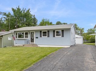 620 Glenview Ave, Aurora, IL 60505