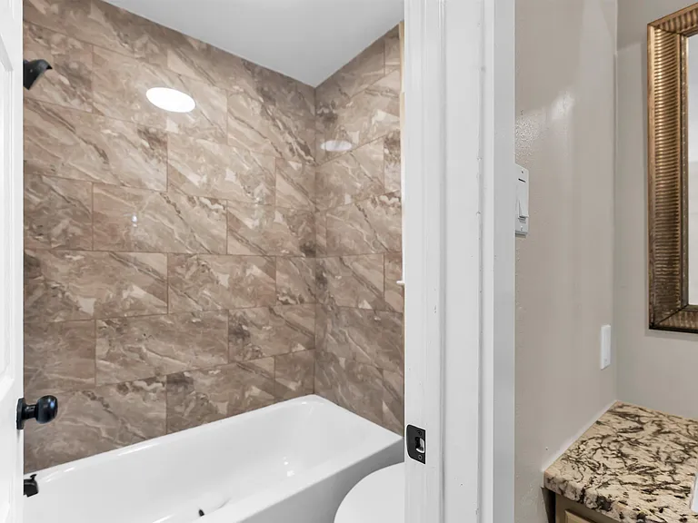 6211 Coachgate Dr — Photo 43