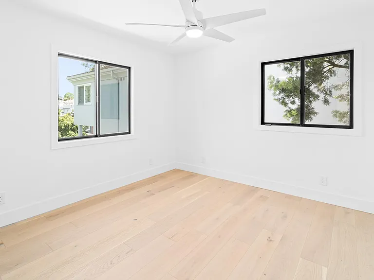 Upstairs bedroom 2