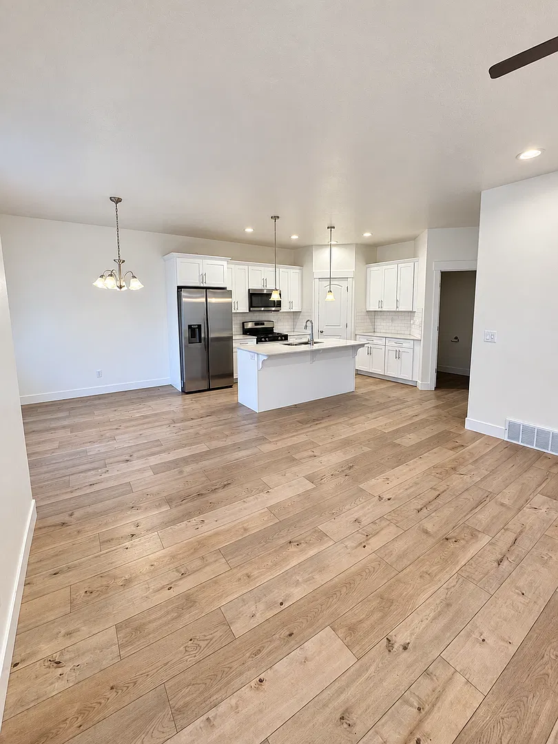 4-Bedroom Townhome | 6 Minutes from Intermountain Children's Hospital — Photo 4