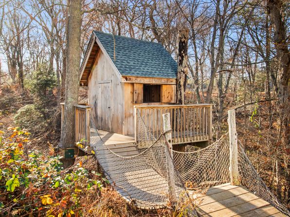 105 Cove Rd, Lyme, CT 06371