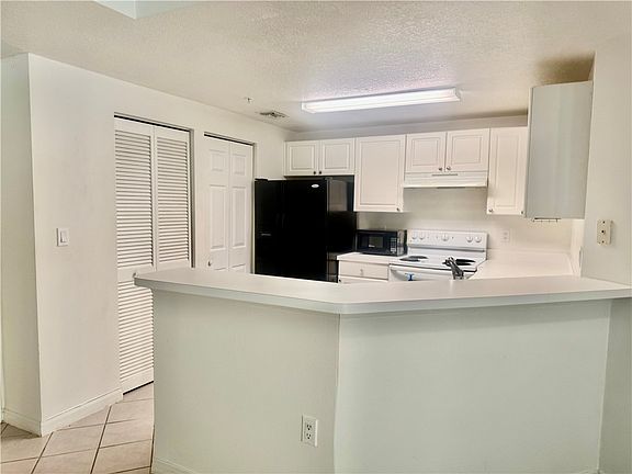5th image of 5090 Fairways Cir APT H102