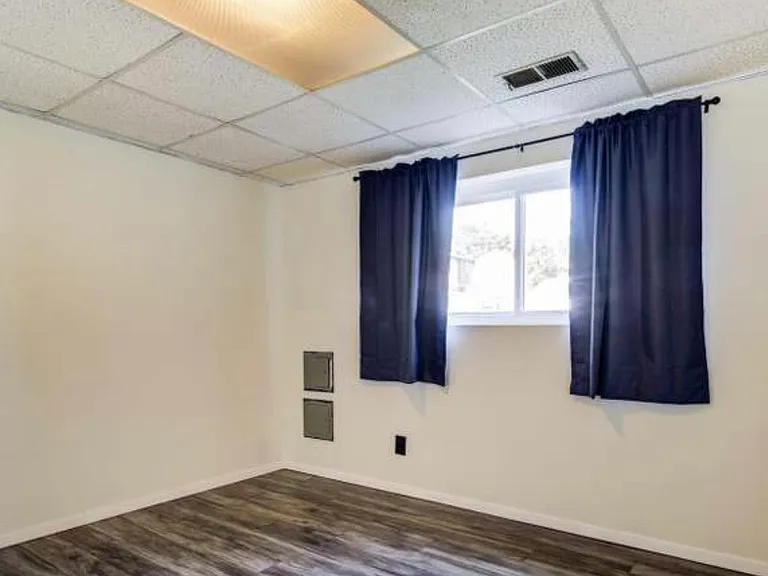 6960 Knighthood Ln — Photo 12