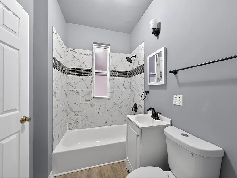 8428 S Escanaba Ave #1 — Photo 16