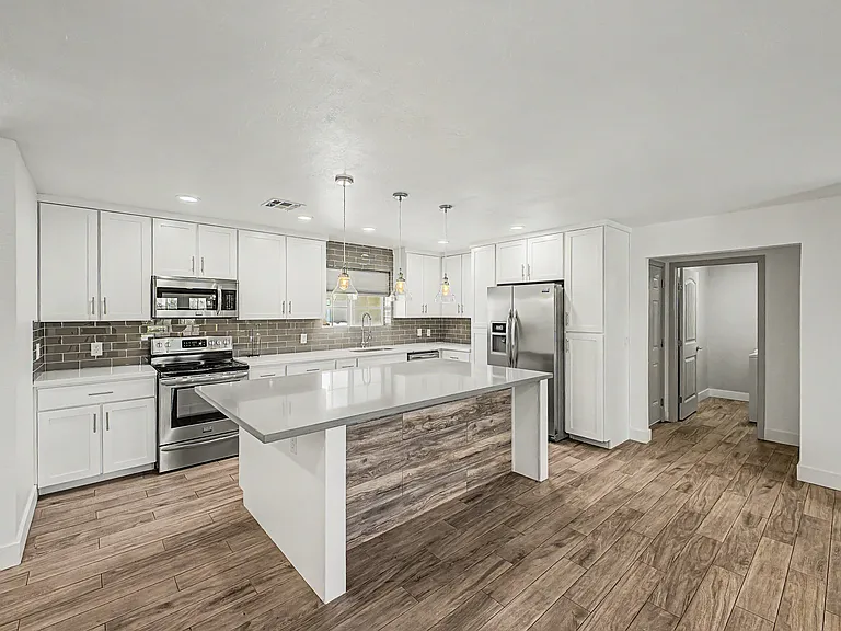 8129 E Oak St — Photo 4