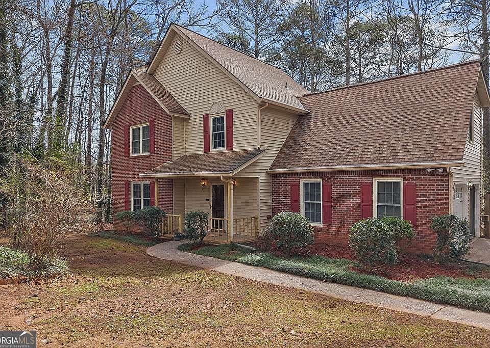 1st image of 120 Chateau Cir