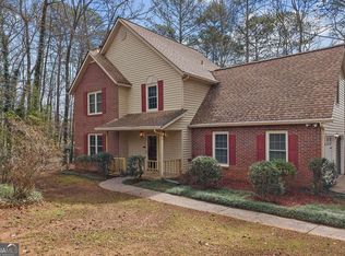 120 Chateau Cir, Fayetteville, GA