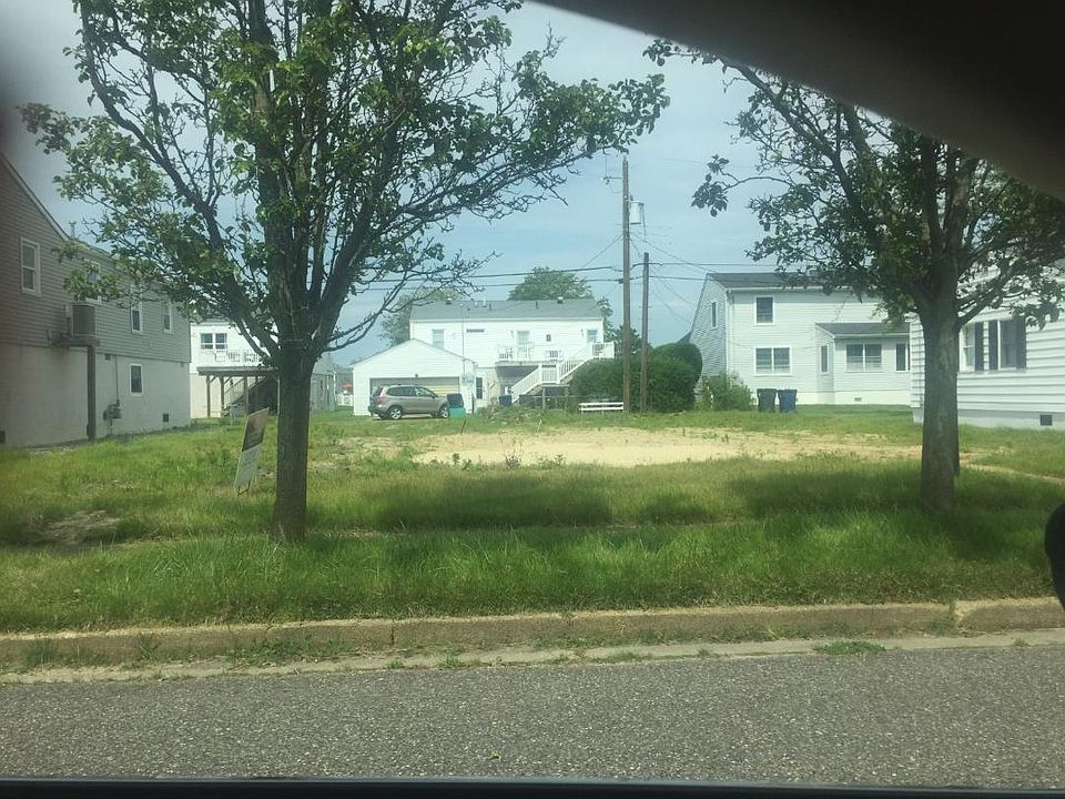 2nd image of 105 26th St S