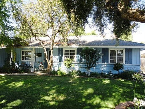 2nd image of 826 S Lark Ellen Ave