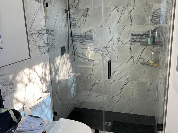 4th image of 17510 Lake Shore Dr
