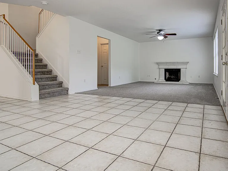 4300 Companeros Way — Photo 8