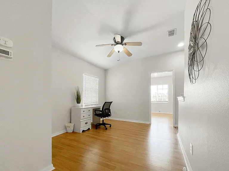6400 46th Ave N #10 — Photo 8