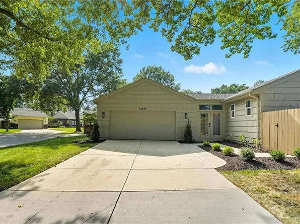 12854 Cambridge Ter, Leawood, KS 66209