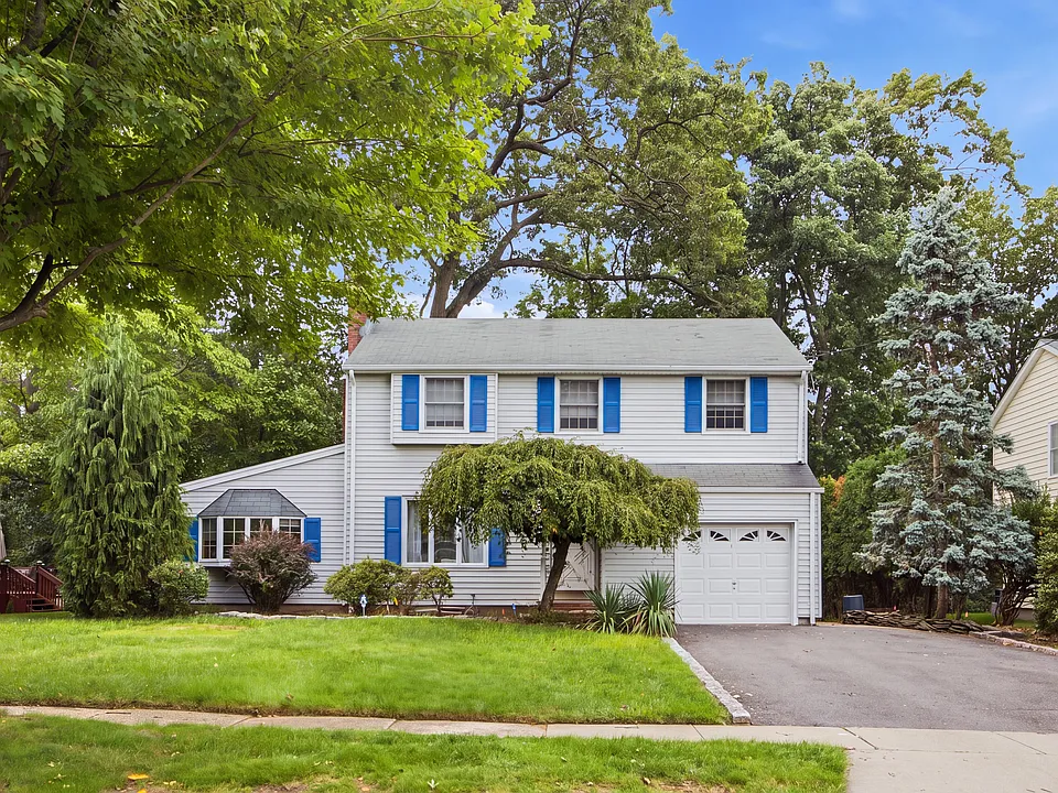 557 Monroe Ct
