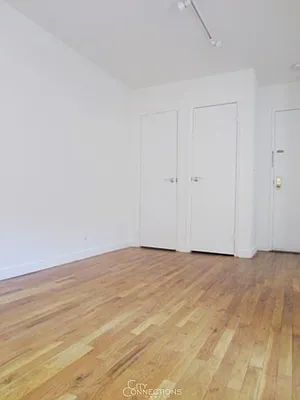 Rented by City Connections Realty | media 26