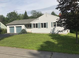 81 Sunset Ave, Auburn, ME 04210