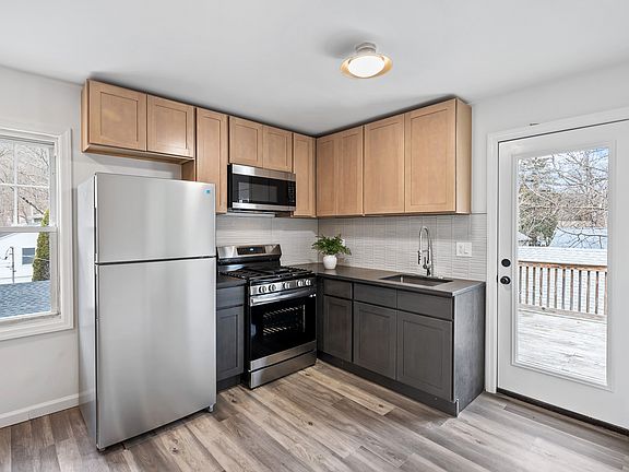 2nd image of 699 Jersey Ave APT 1