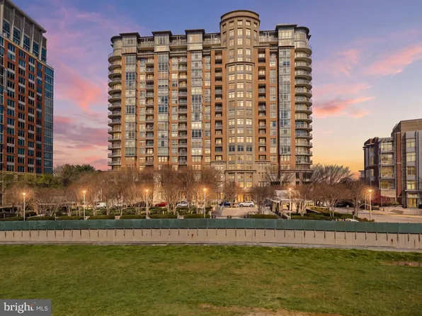 8220 Crestwood Heights Dr APT 1015, Mc Lean, VA 22102