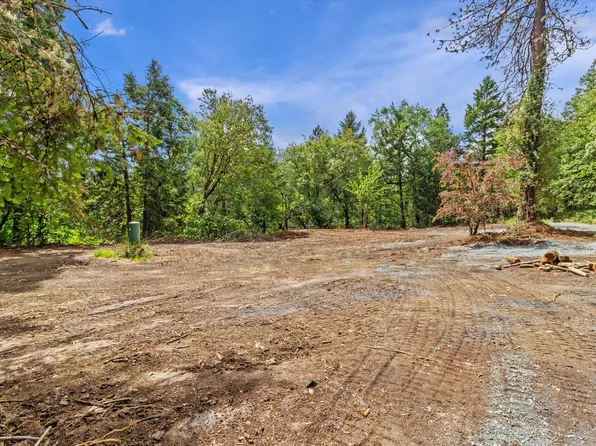 2670 Robertson Bridge Rd, Grants Pass, OR 97526
