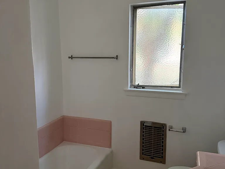 918 W Huntington Dr #J — Photo 12