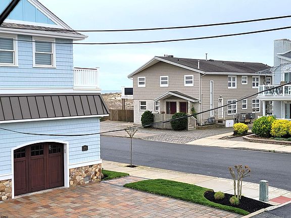 5th image of 3643 Central Ave #2