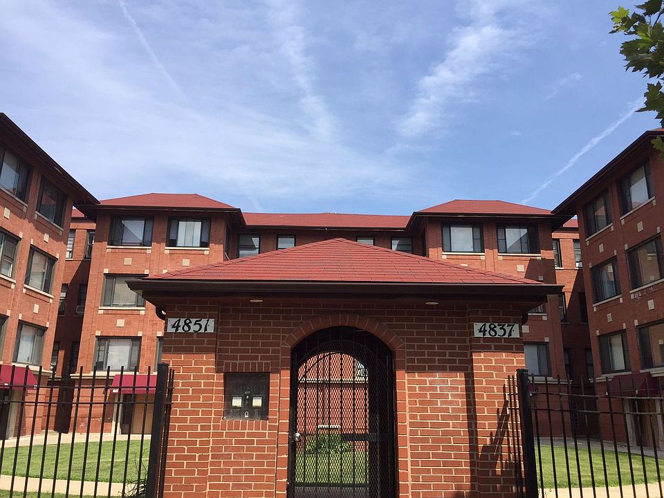 2nd image of 3048 W Gunnison St #2