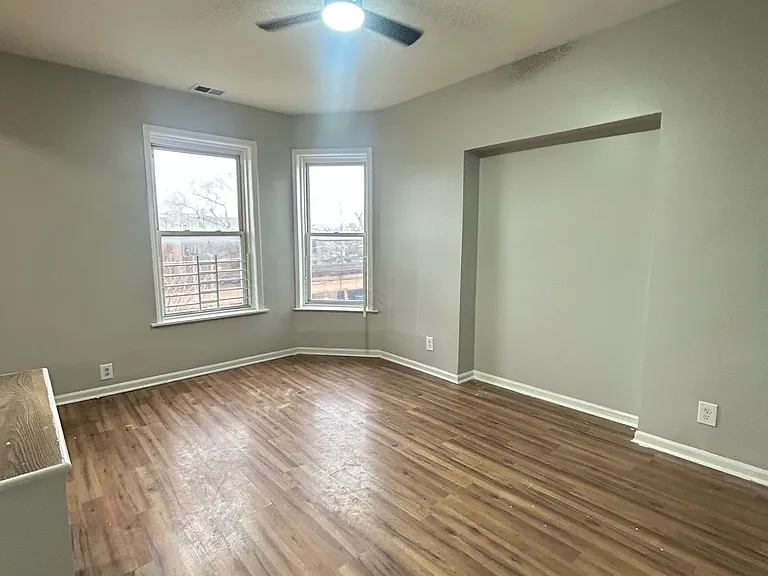 5938 S Calumet Ave #3 — Photo 3