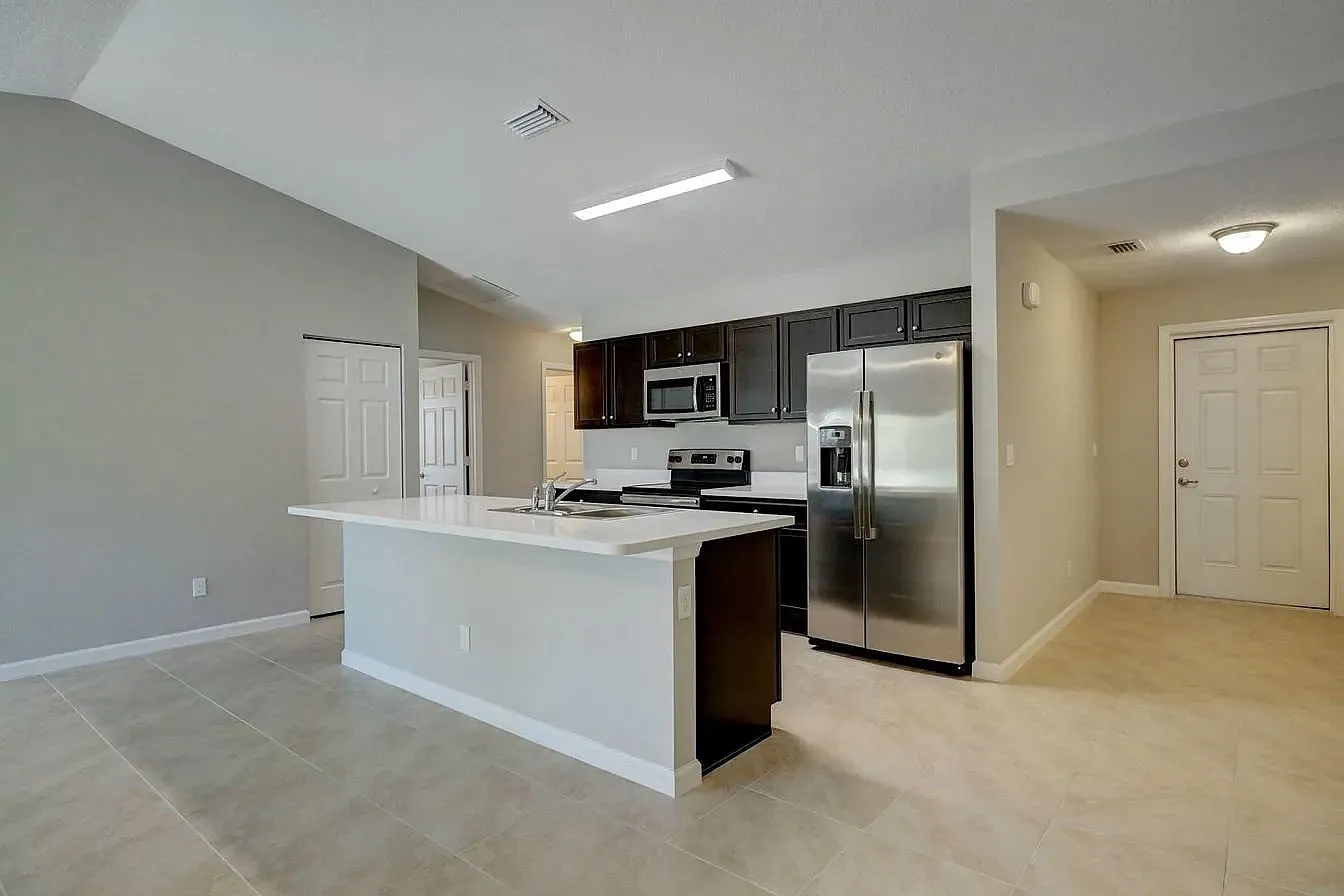 4 bed, 1809 sqft, $2,867 — Photo 3