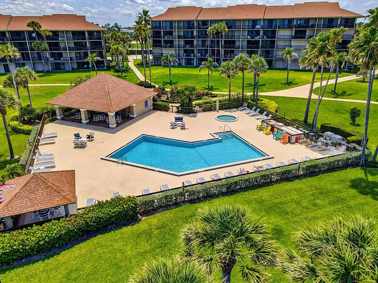 201 S Seas Dr #401 — Photo 26