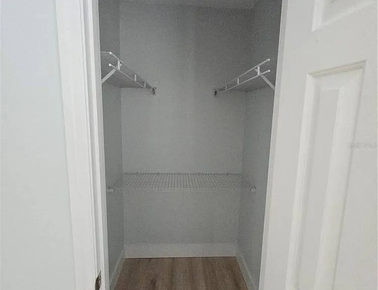 104 Eastpark Cres #B — Photo 6