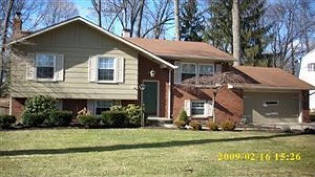 1st image of 7901 Brookwood Dr NE