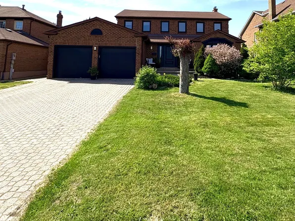 24 Lindhurst St, Brampton, ON L6S 4C2