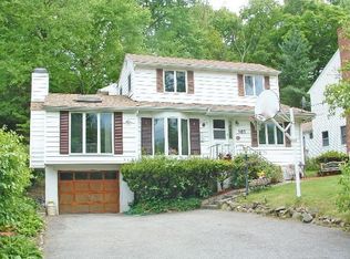 161 Lake Shore Dr, Pleasantville, NY 10570