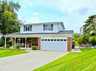 1123 Ashley Dr, Troy, MI 48085