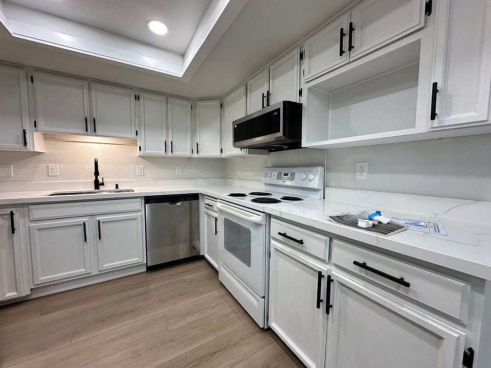 1st image of 1809 C St SE #1809