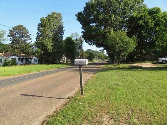 Exterior Neighborhood (street photo)