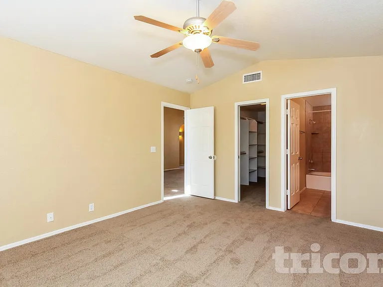 1464 E Rosemonte Dr — Photo 8