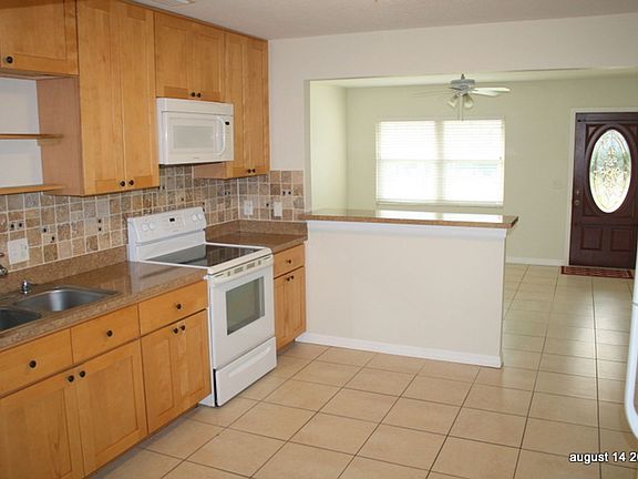 5th image of 2274 Lancaster Dr