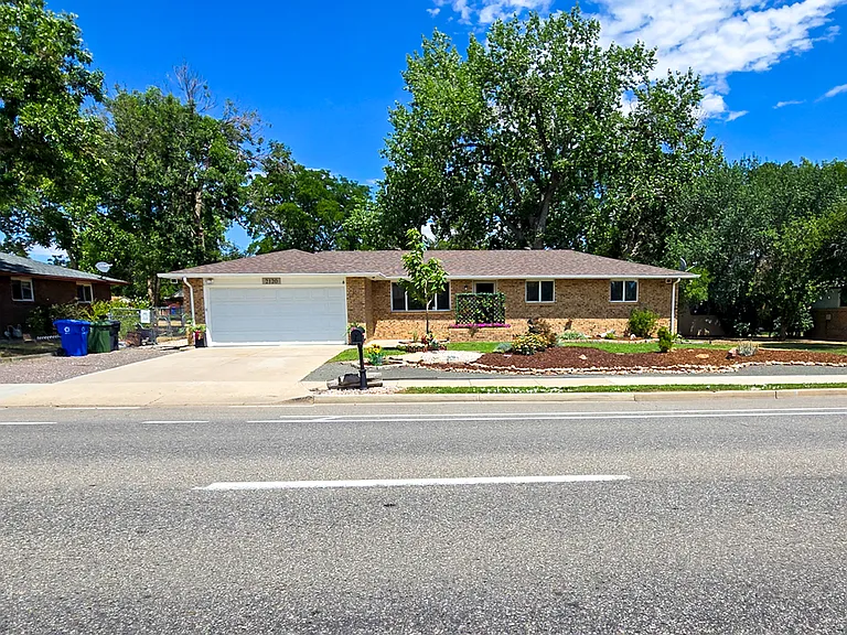 2120 N Wilson Ave — Photo 5
