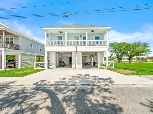 228 Market St, Pass Christian, MS 39571